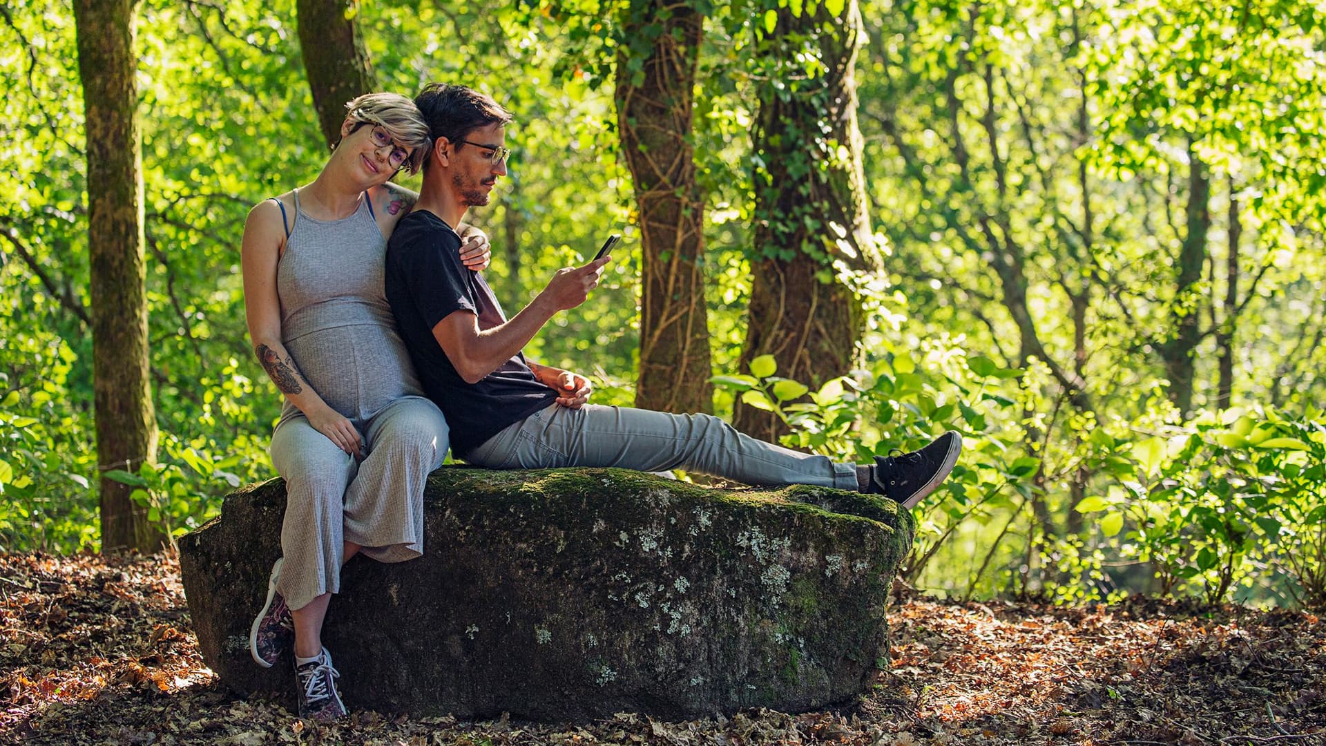 Rita e André num momento tranquilo no santuário de animais Quinta das Águias.