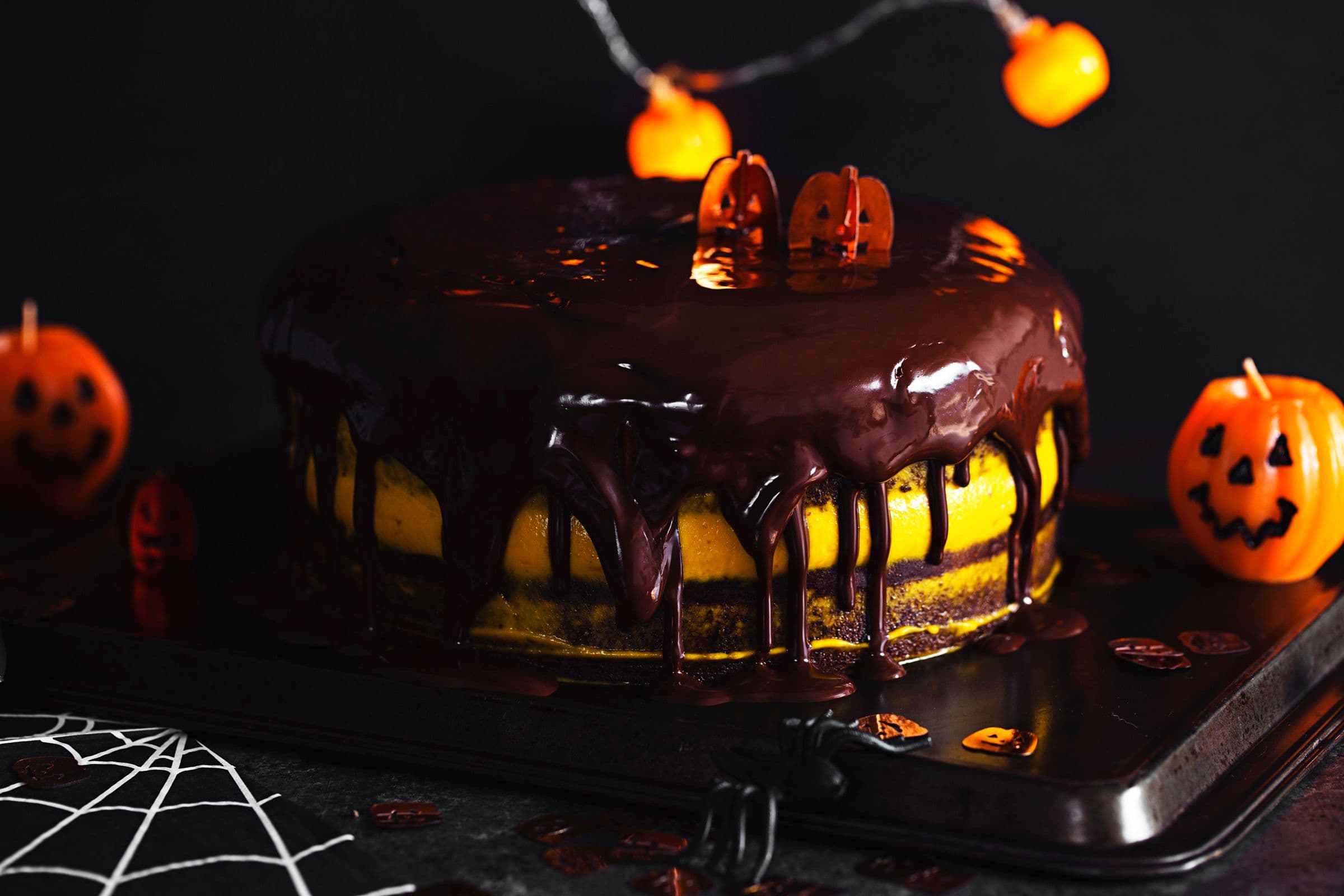 cocoon_cooks_vegan_halloween_chocolate_pumpkin_cake_cover