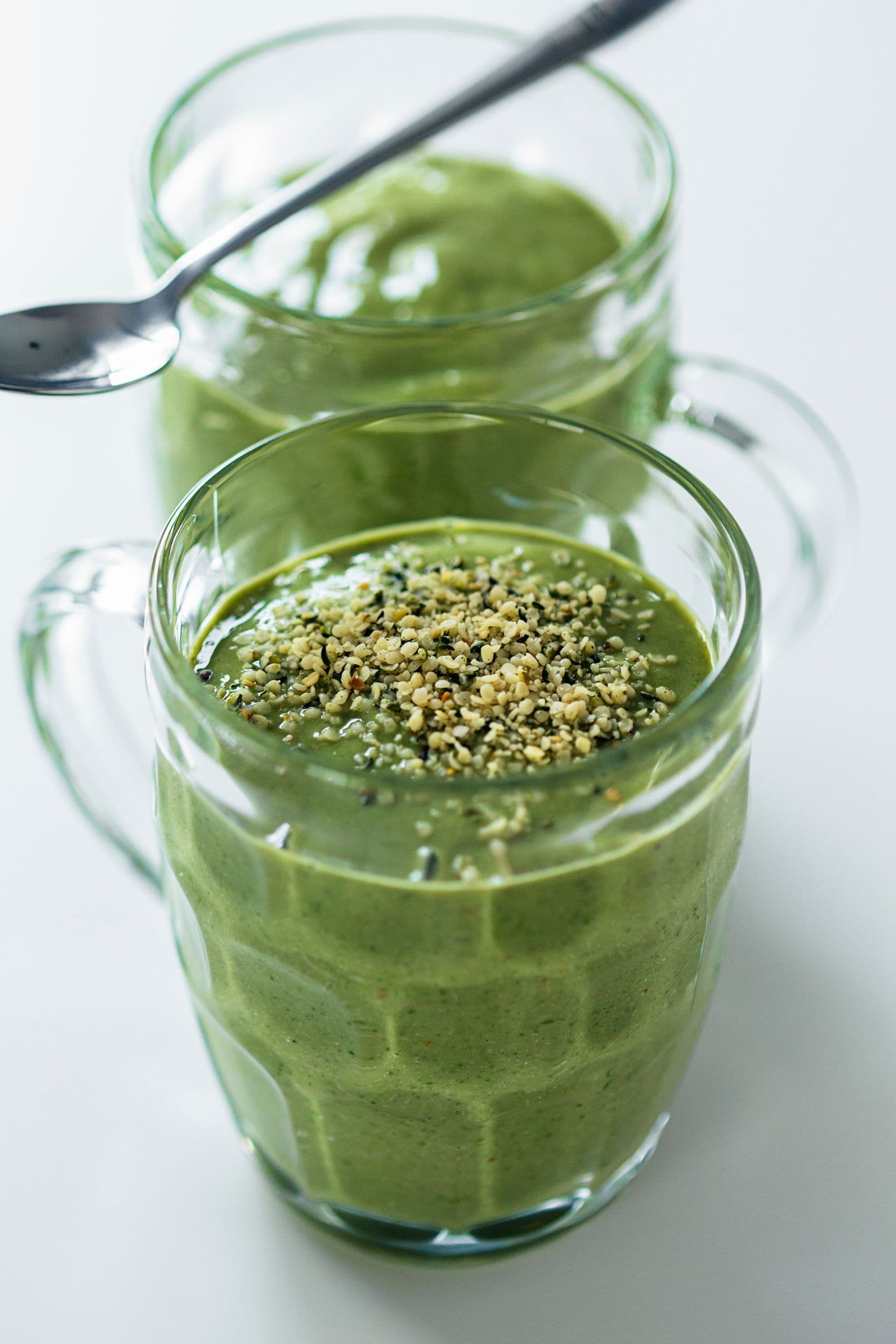 Creamy Pear, Avocado & Frozen Greens Smoothie